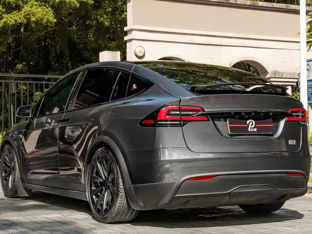Tesla Model X — фото 2