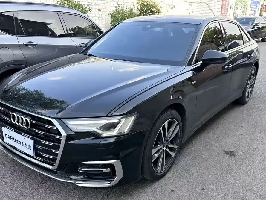 Audi A6L — фото 1