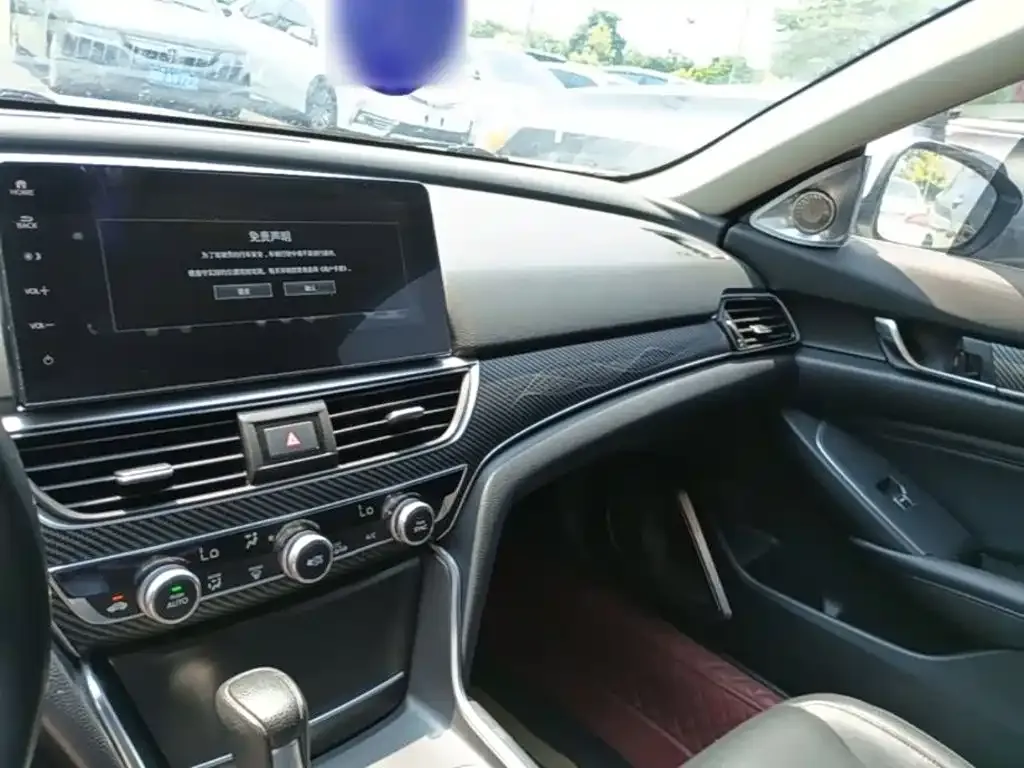 Honda Accord — фото 8