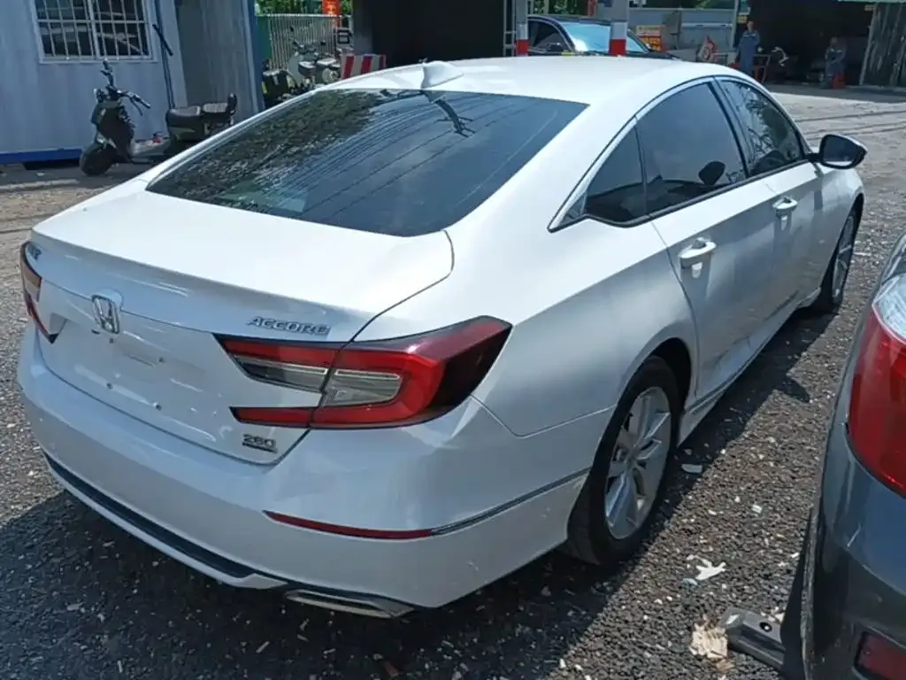 Honda Accord — фото 4