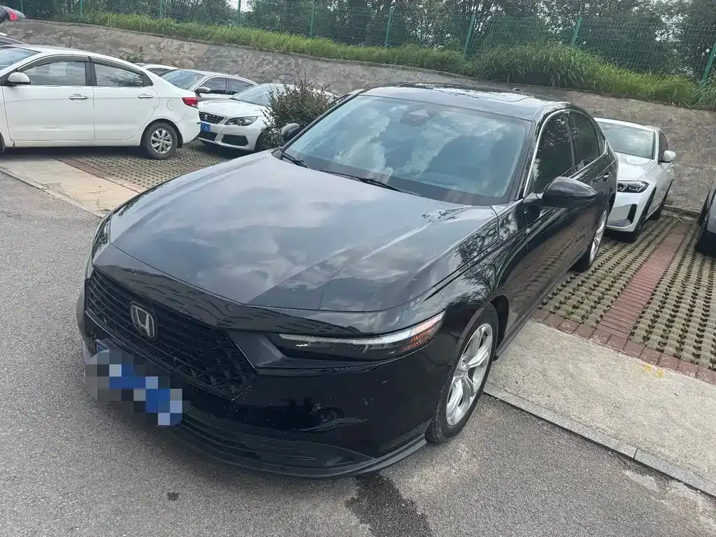 Honda Accord — фото 1
