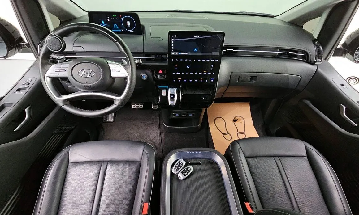 Hyundai Staria — фото 2