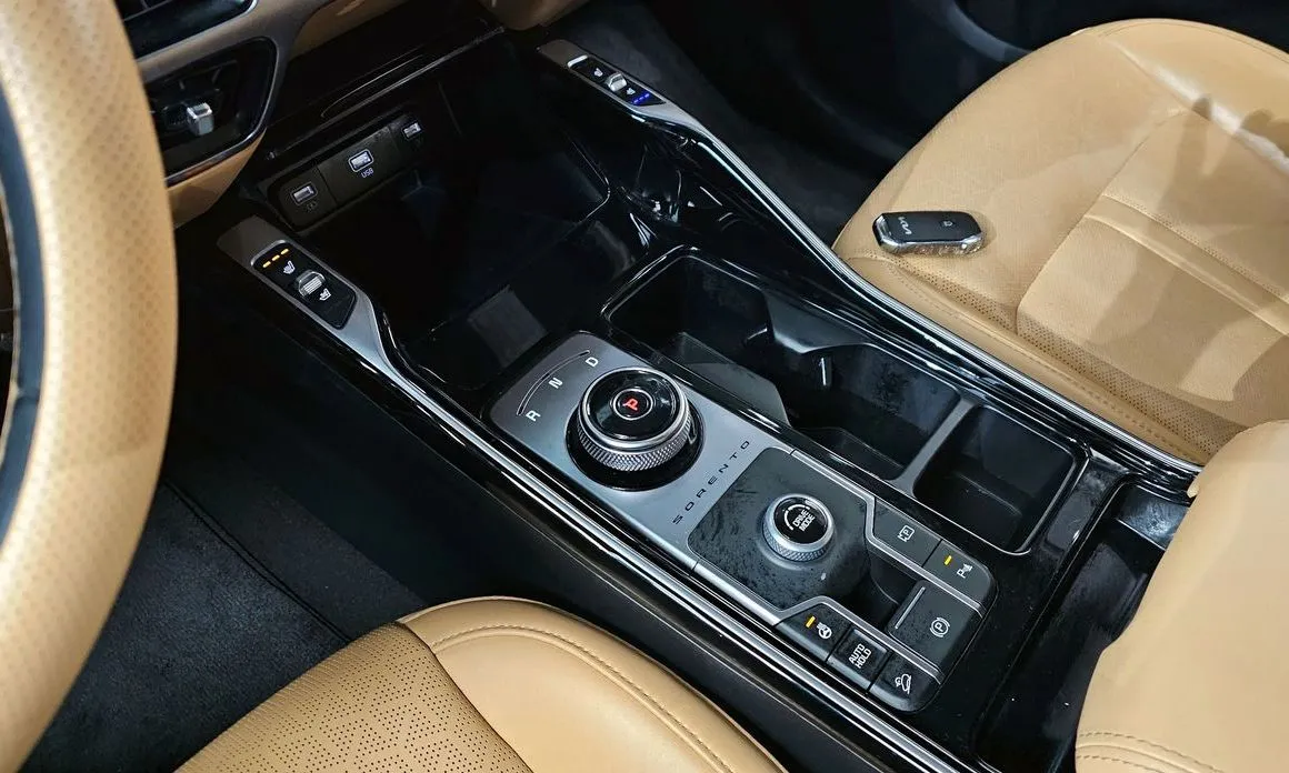 Kia Sorento — фото 9