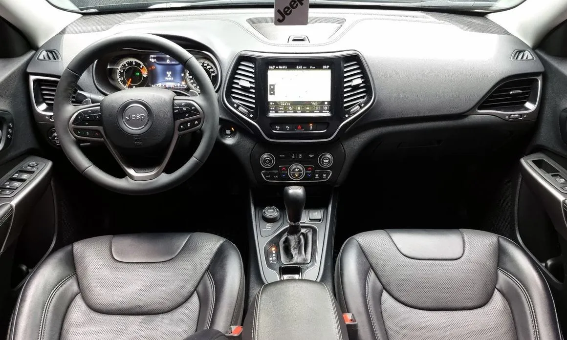 Jeep Cherokee — фото 9
