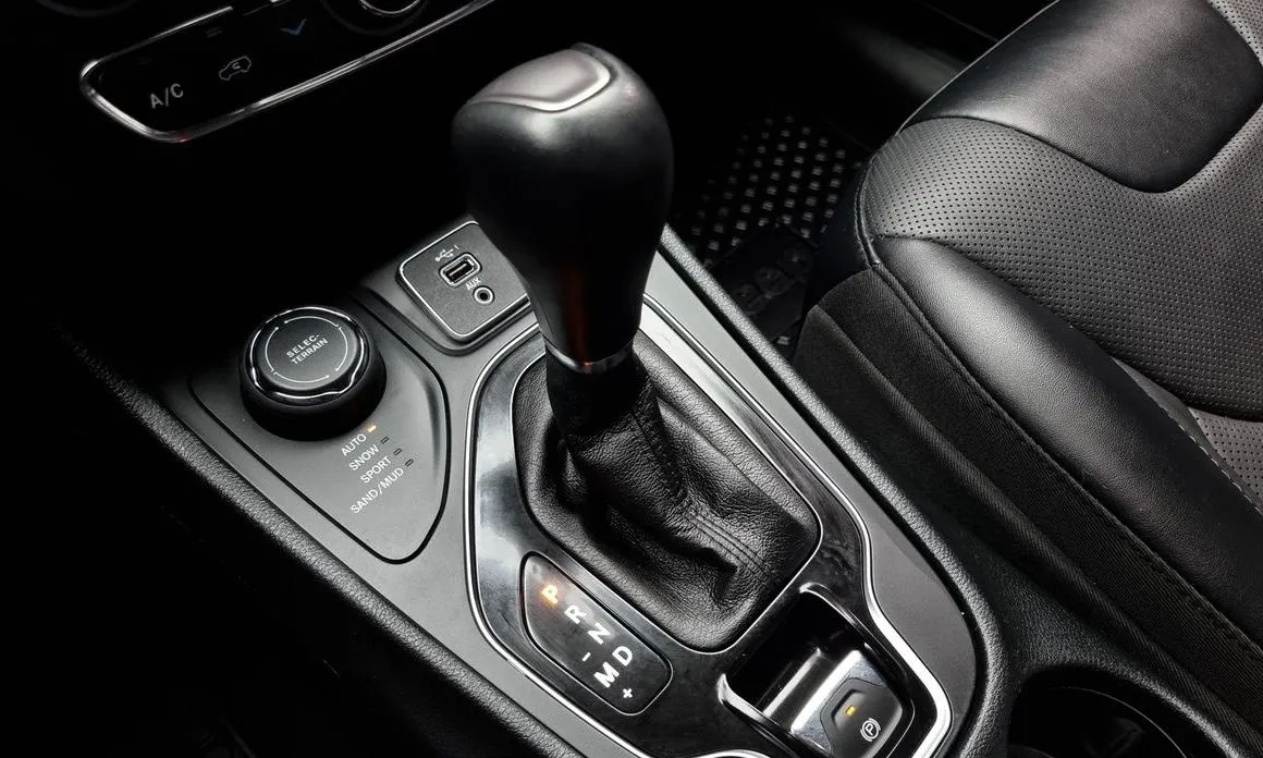 Jeep Cherokee — фото 10