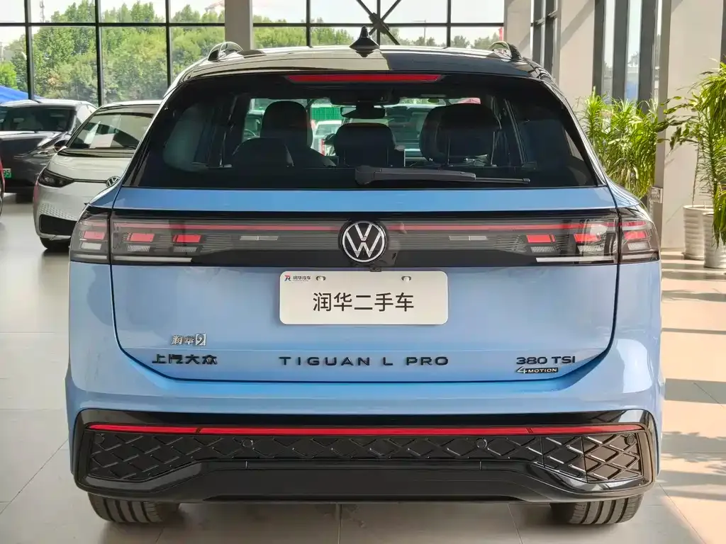 Volkswagen Tiguan L — фото 10