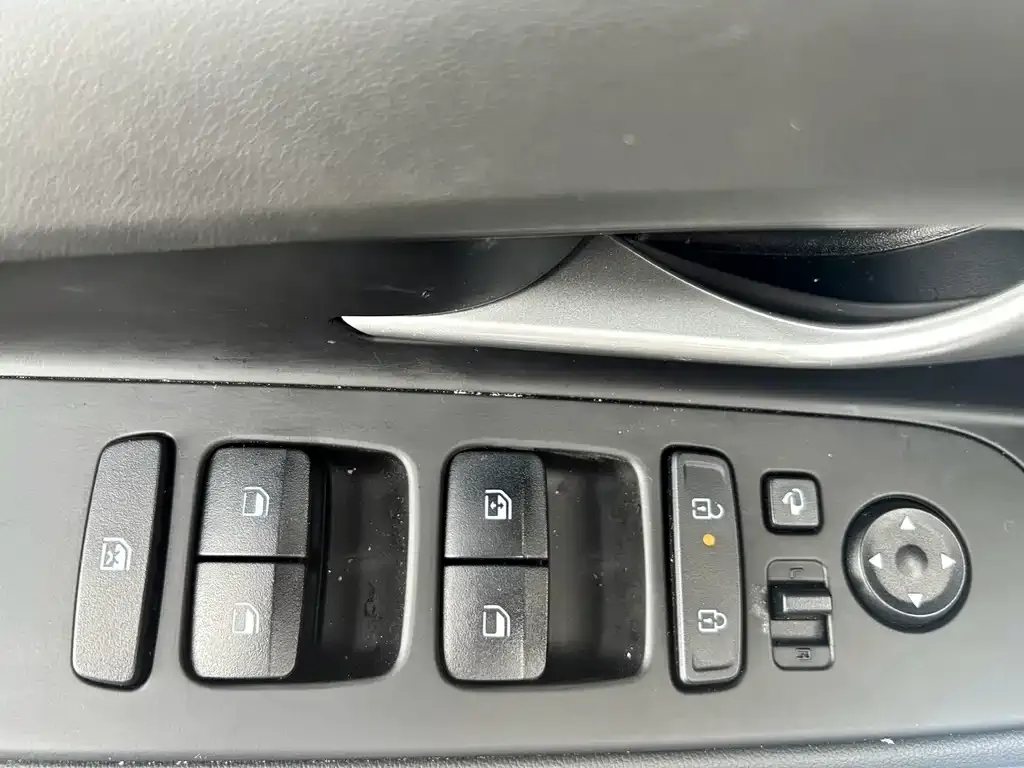 Hyundai Elantra — фото 8