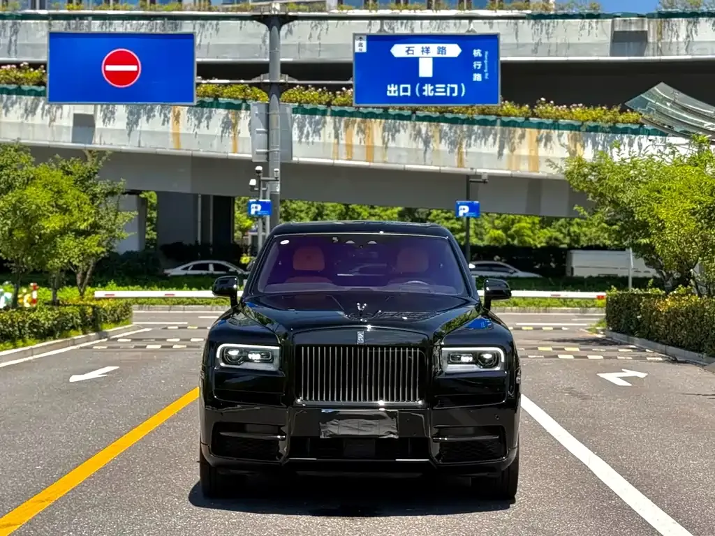 Rolls-Royce Cullinan — фото 1