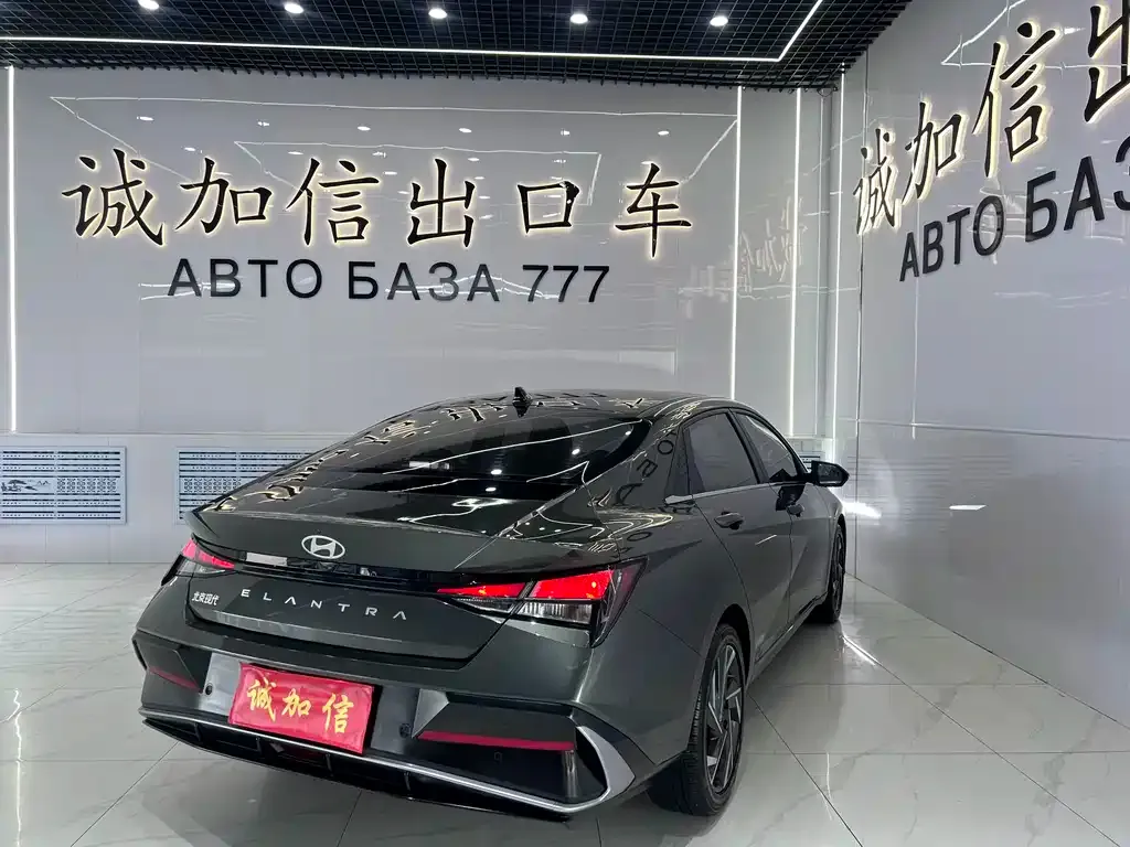 Hyundai Elantra — фото 9