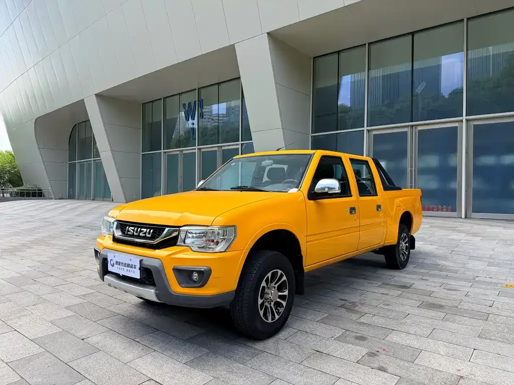 Isuzu T17 — фото 1