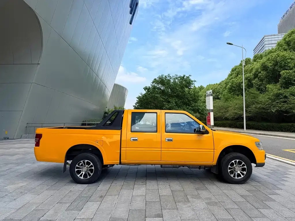 Isuzu T17 — фото 3