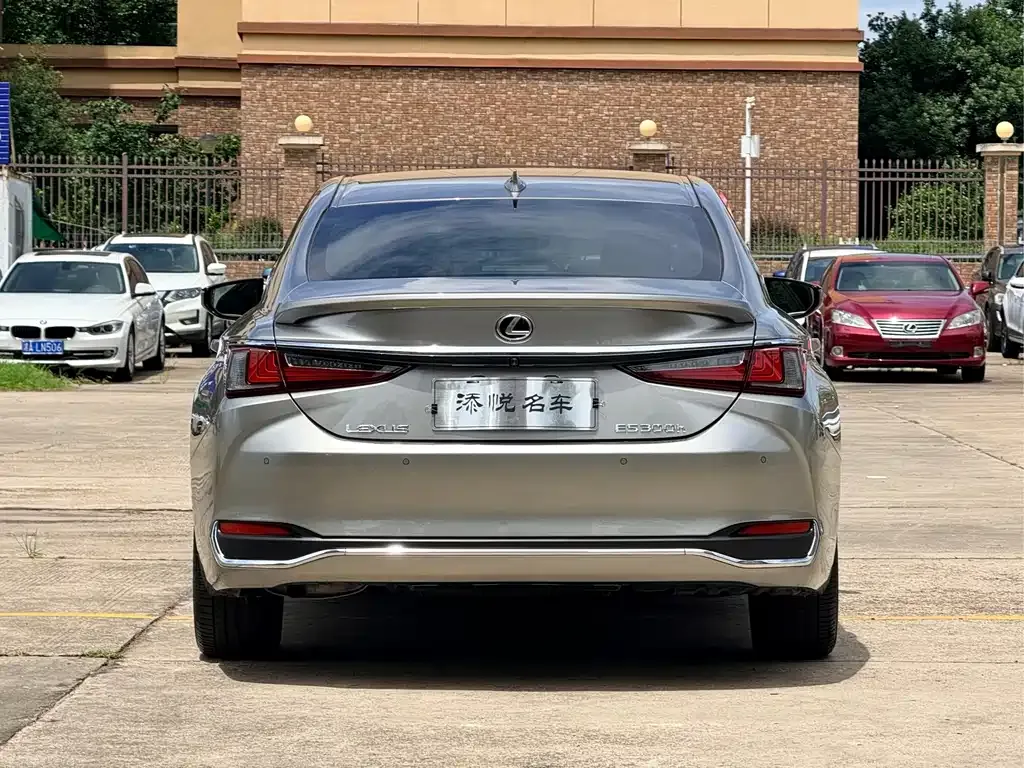 Lexus ES — фото 2