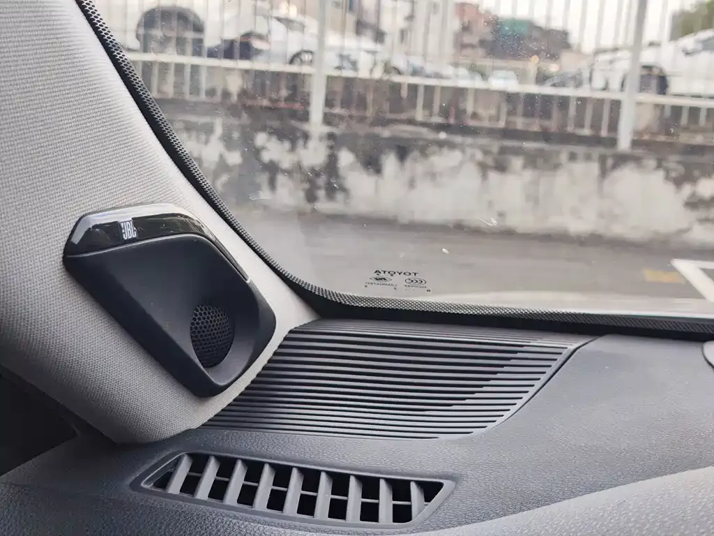 Toyota Venza — фото 8