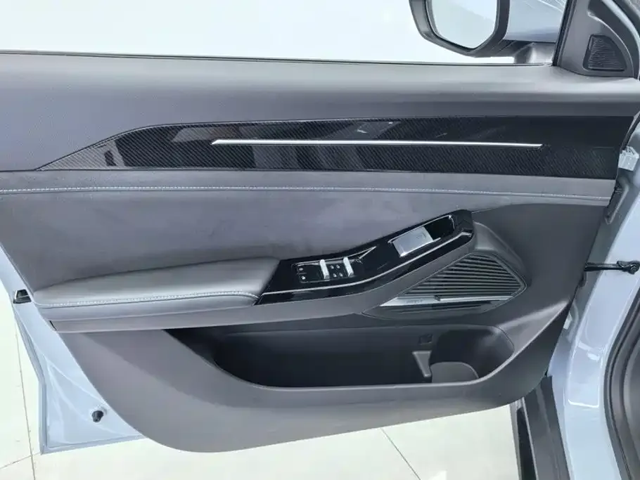 Geely Galaxy L6 — фото 3