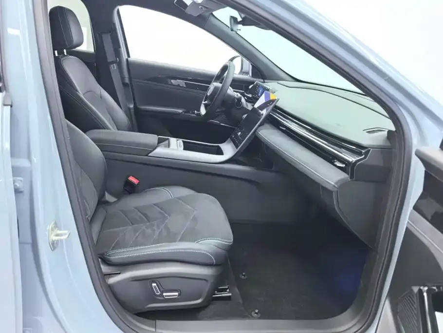 Geely Galaxy L6 — фото 10