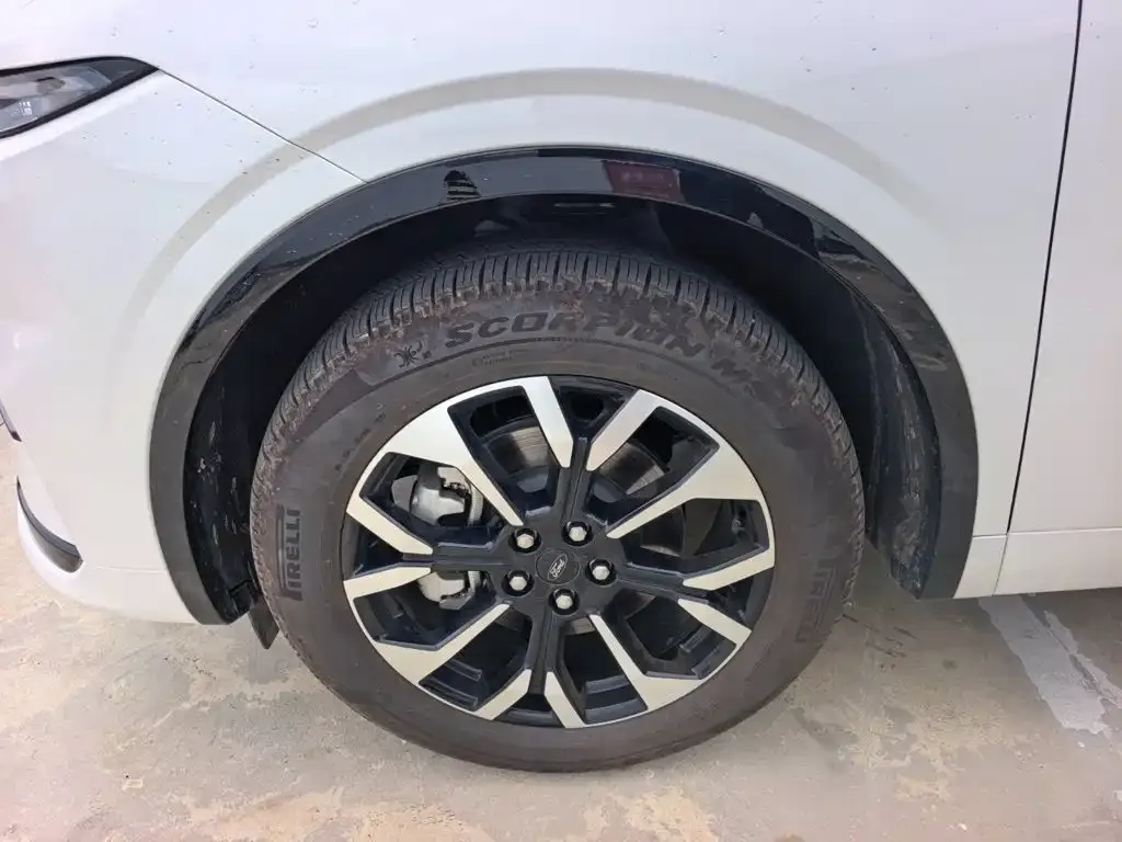 Ford Edge — фото 4
