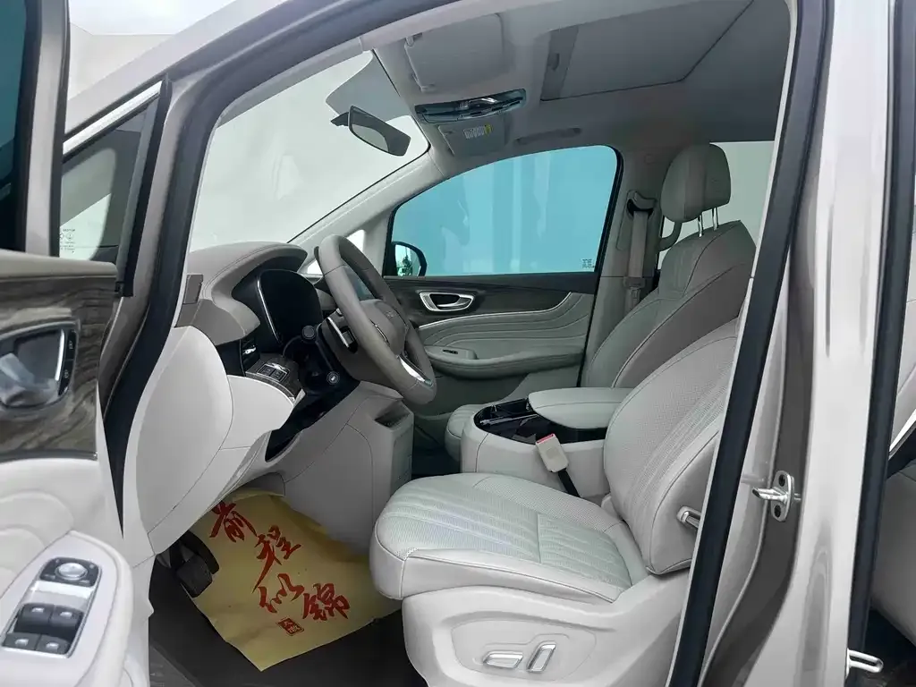 Roewe iMAX8 — фото 4