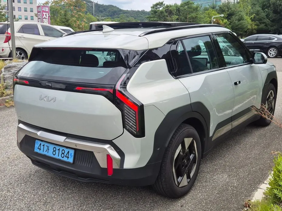 Kia EV3 — фото 8