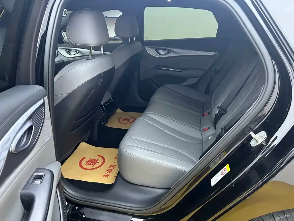 BYD Seal — фото 6