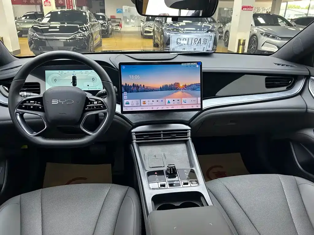 BYD Seal — фото 8