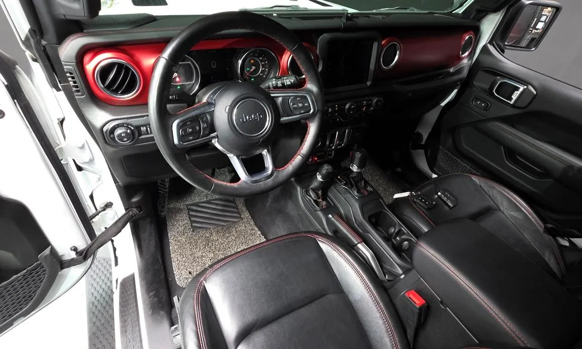 Jeep Wrangler — фото 9