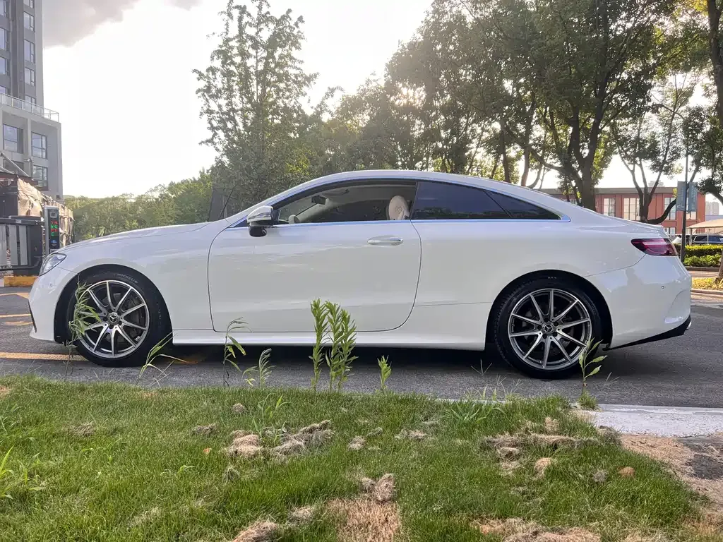 Mercedes-Benz E-Class (Import) — фото 4