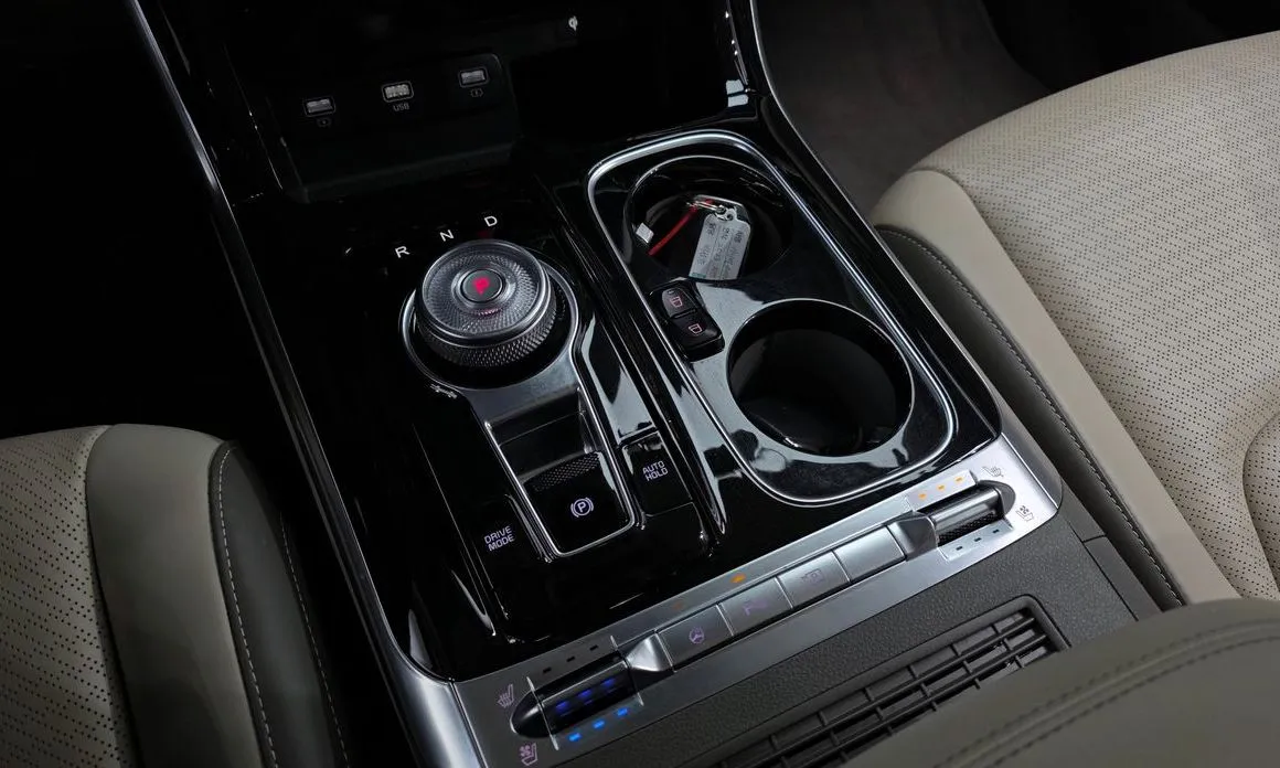 Kia Carnival — фото 10
