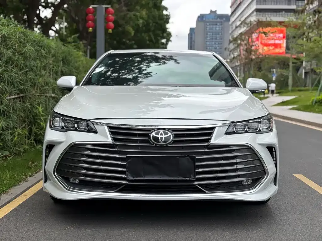Toyota Avalon — фото 4