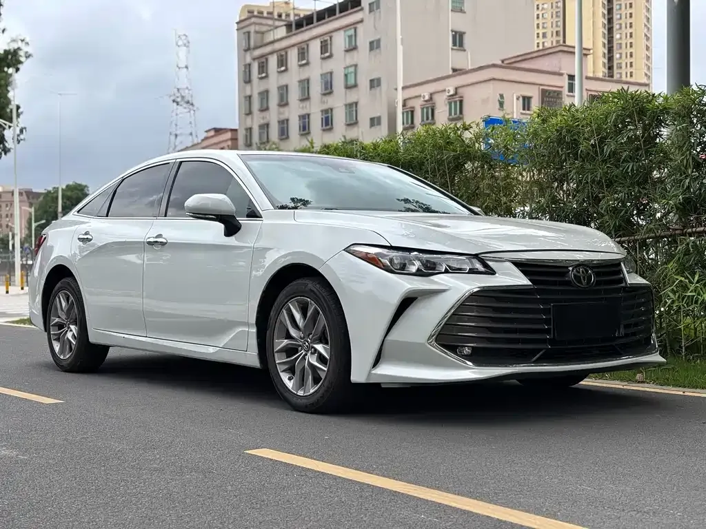 Toyota Avalon — фото 10
