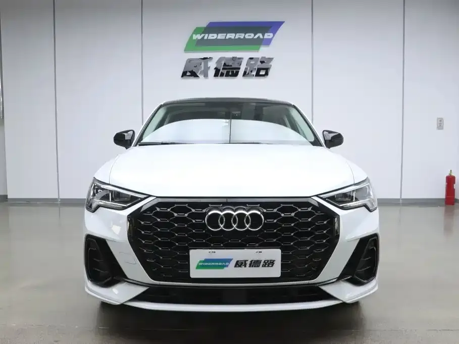 Audi Q3 Sportback — фото 10