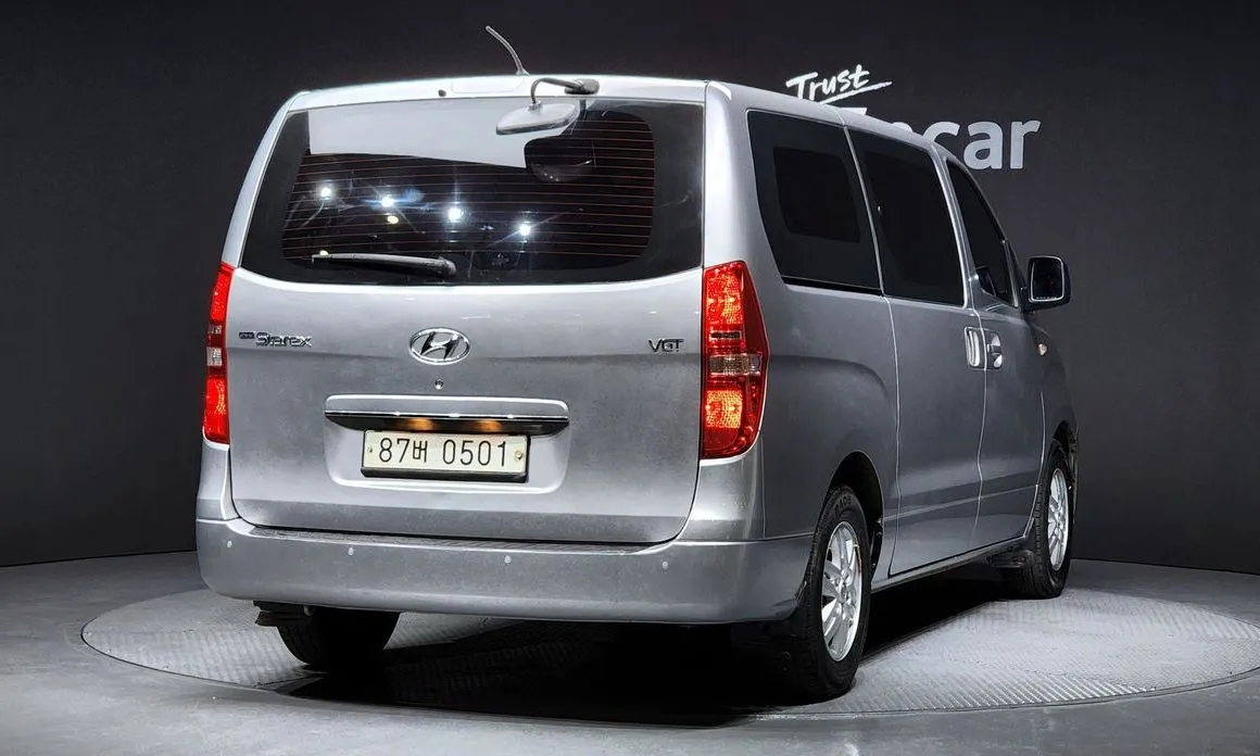Hyundai Starex — фото 3