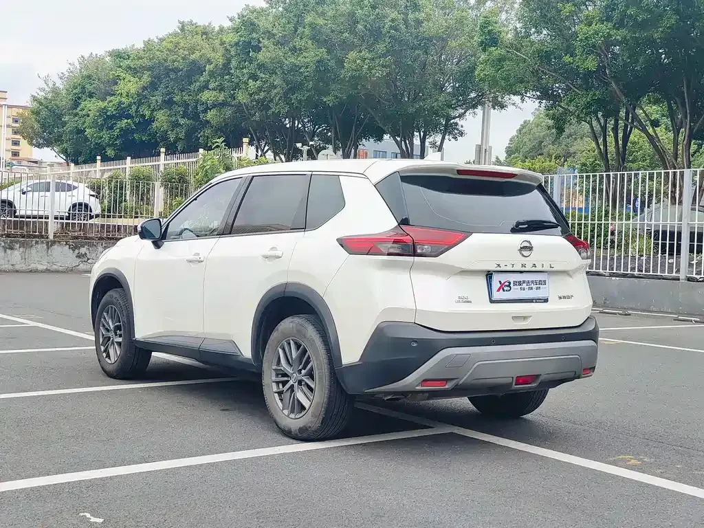Nissan X-Trail — фото 10