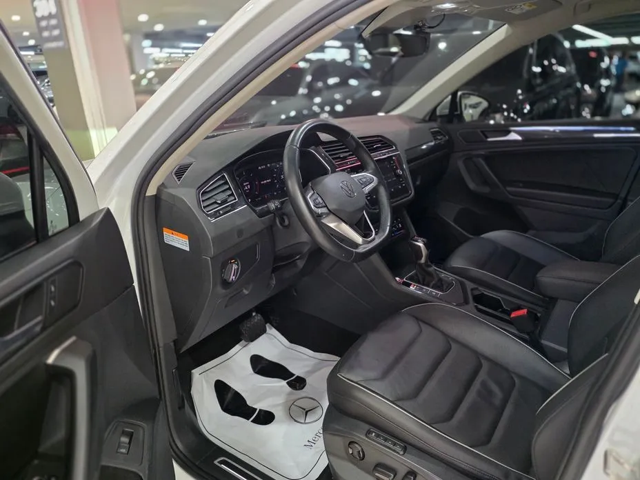 Volkswagen Tiguan — фото 6