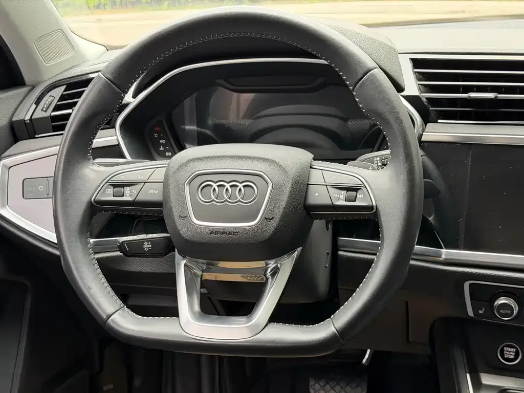 Audi Q3 — фото 4