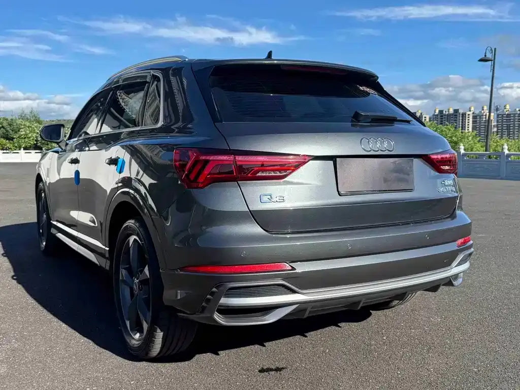 Audi Q3 — фото 10