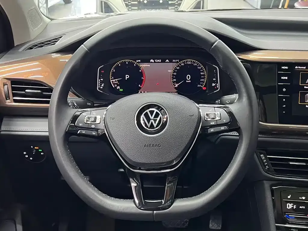 Volkswagen Tharu — фото 6
