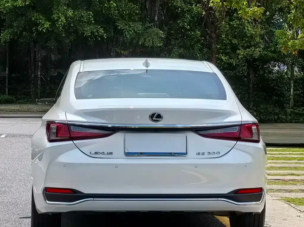 Lexus ES — фото 2