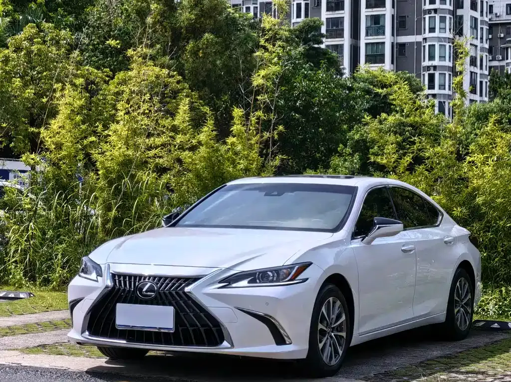 Lexus ES — фото 6