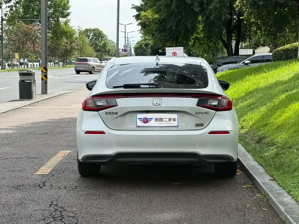 Honda Civic — фото 10