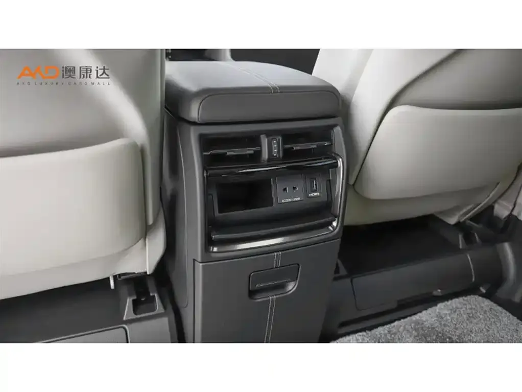 Toyota Alphard — фото 6