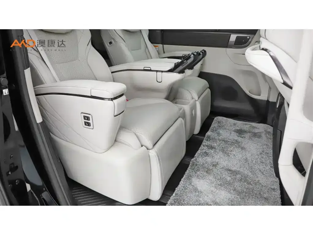 Toyota Alphard — фото 9