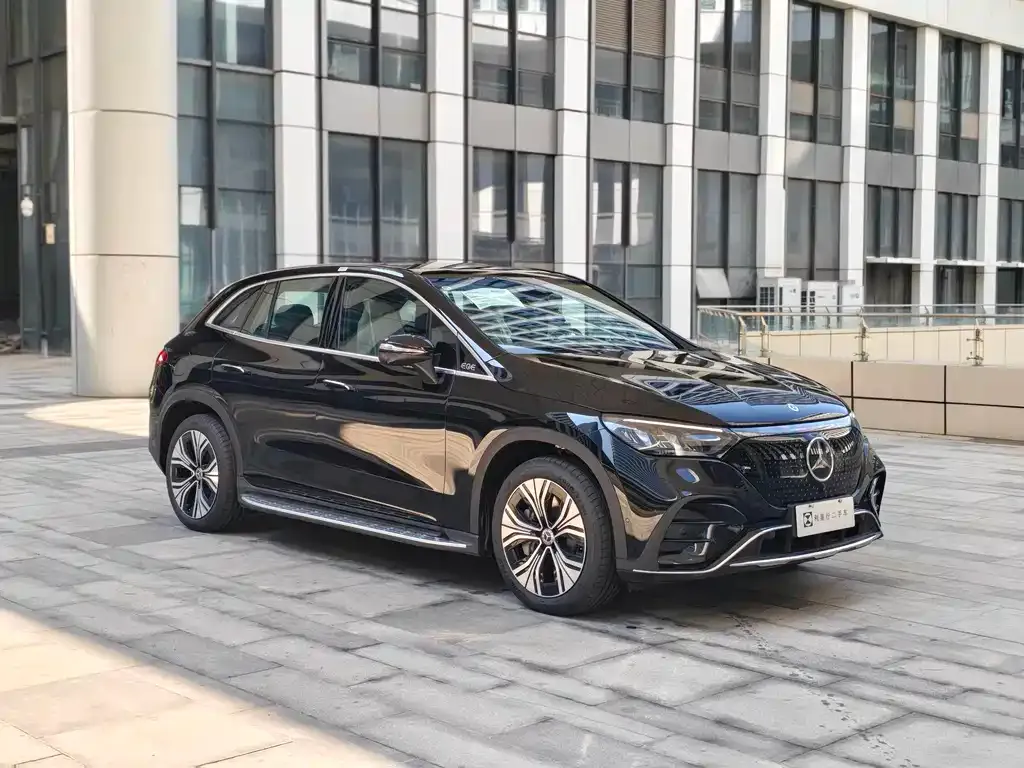 Mercedes-Benz EQE SUV — фото 6