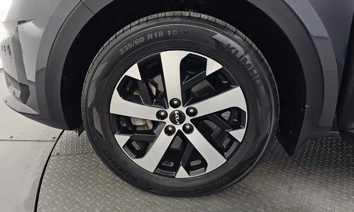 Kia Sorento — фото 10