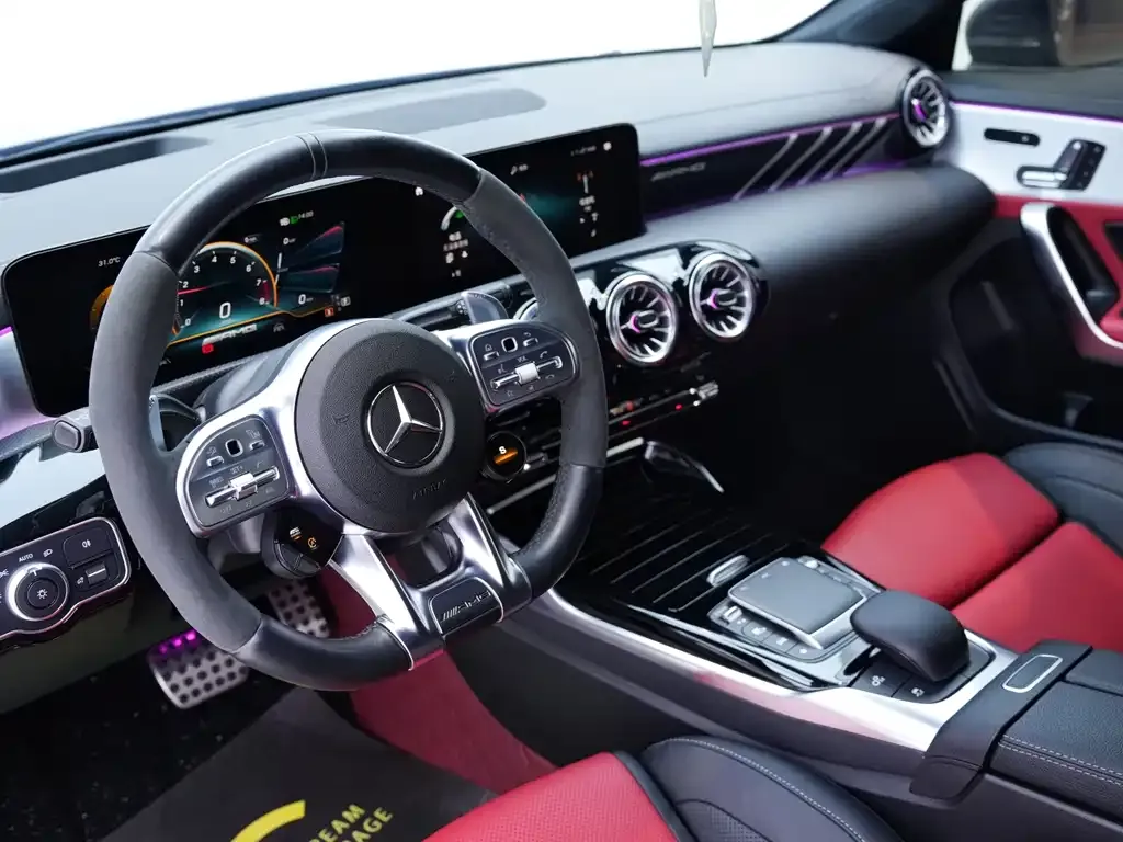 Mercedes-Benz CLA AMG — фото 7