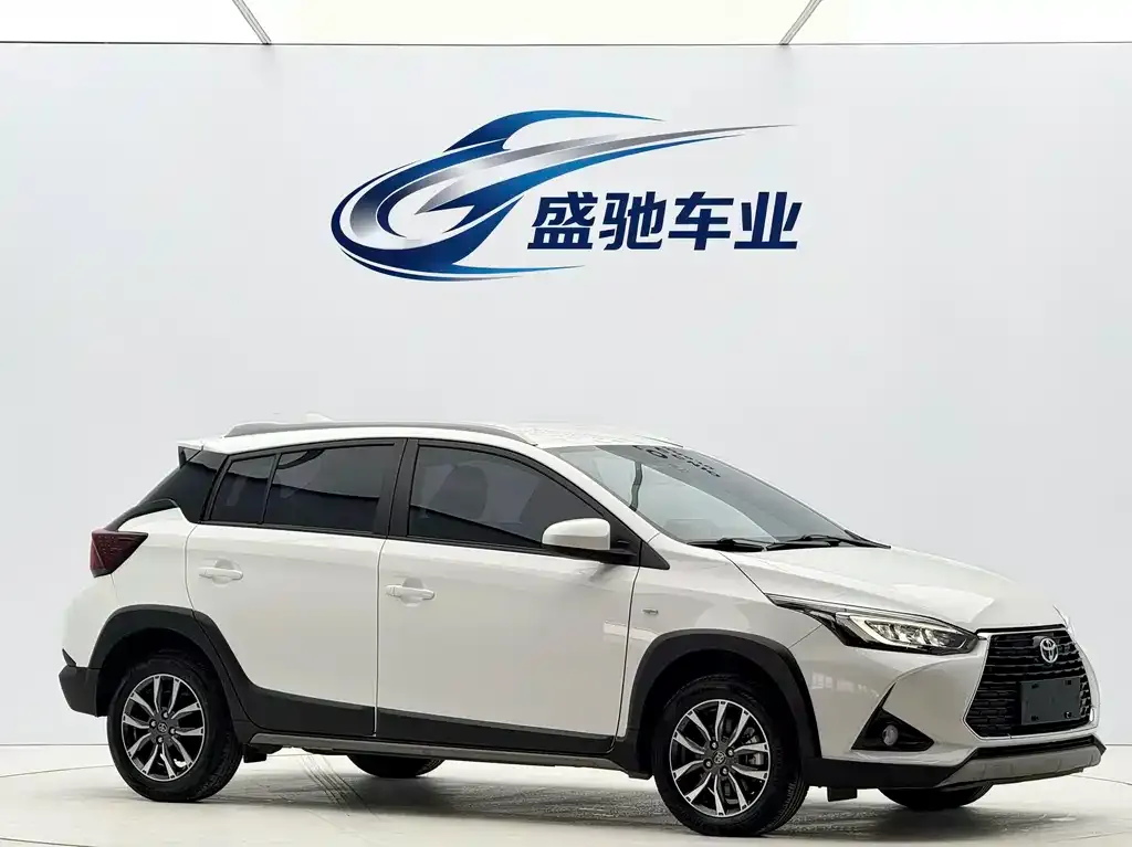 Toyota Yaris L — фото 7