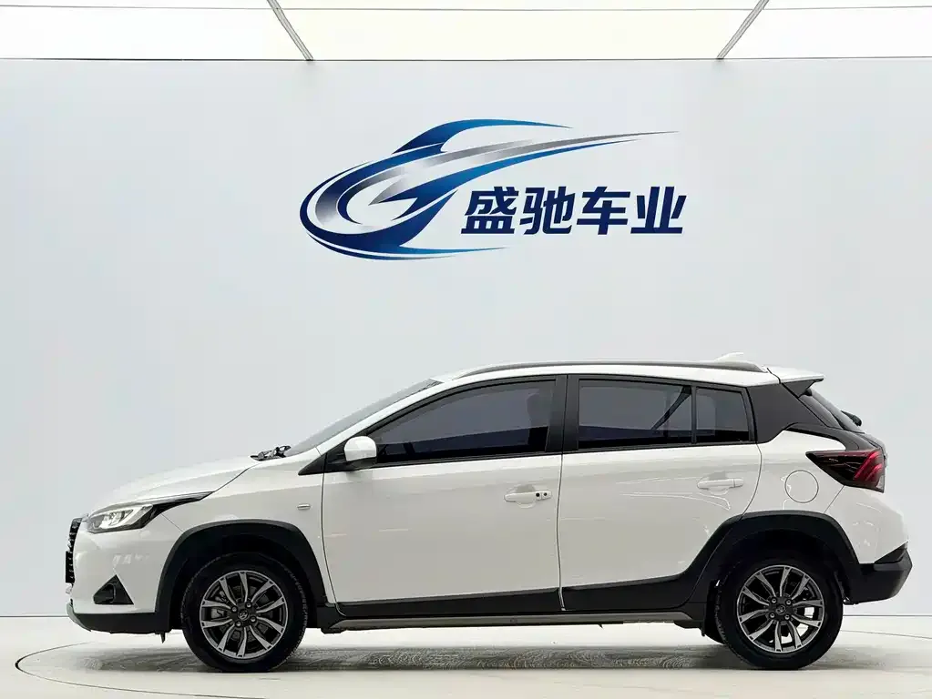 Toyota Yaris L — фото 9