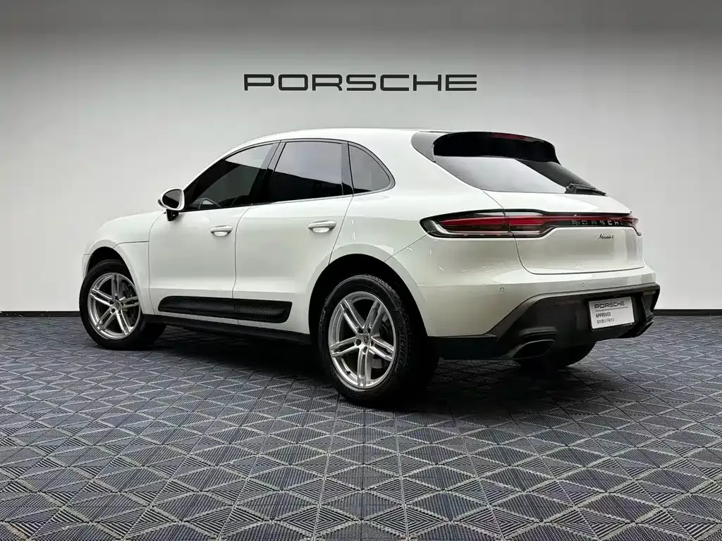 Porsche Macan — фото 9