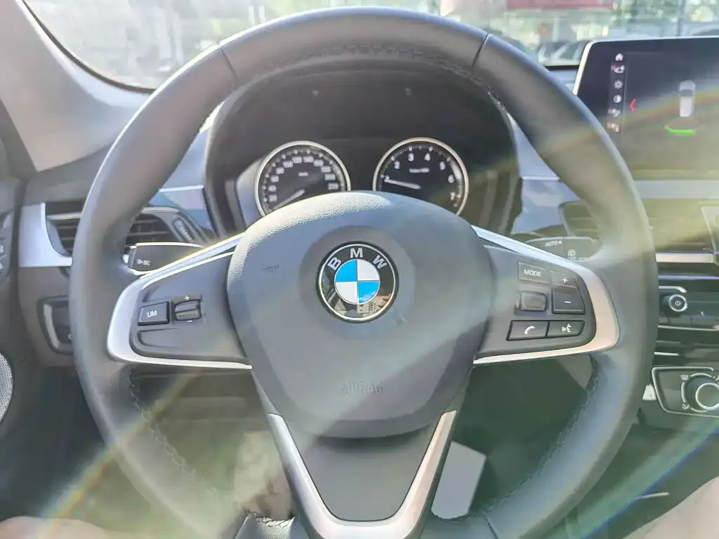 BMW X1 — фото 2