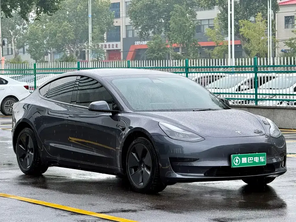 Tesla Model 3 — фото 9
