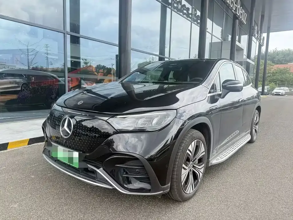 Mercedes-Benz EQE SUV — фото 1